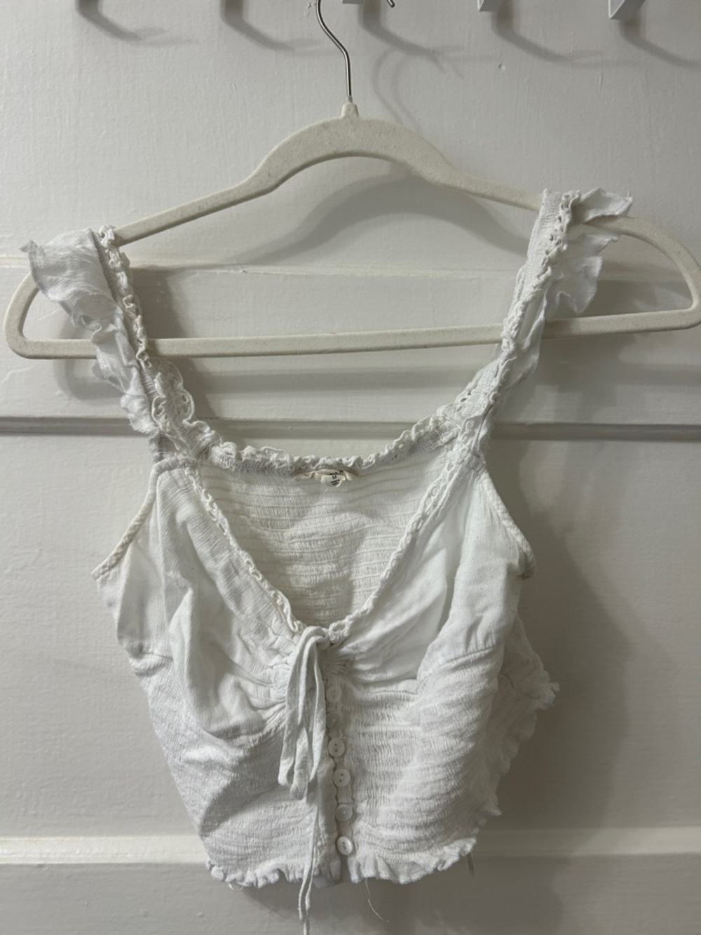 La Hearts White Ruffled Tie-Front Crop Top